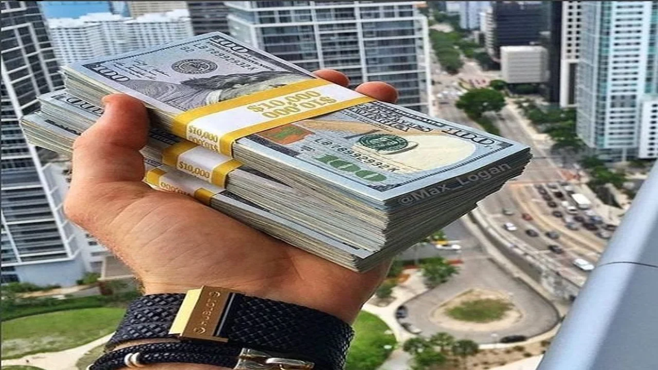 تراجع سعر شراء الدولار مقابل الجنيه في بنك CIB إلى 52.40 جنيه